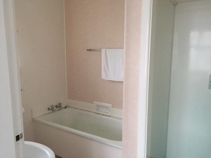 Bathroom 3, Otematata Eatery Bar and Lodging, Waitaki