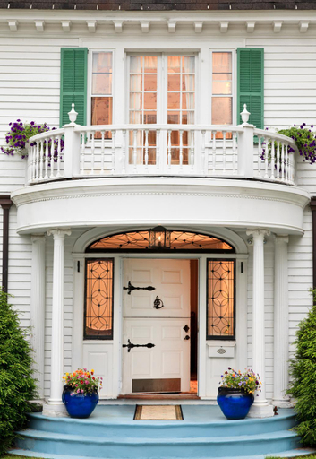 Exterior & Views