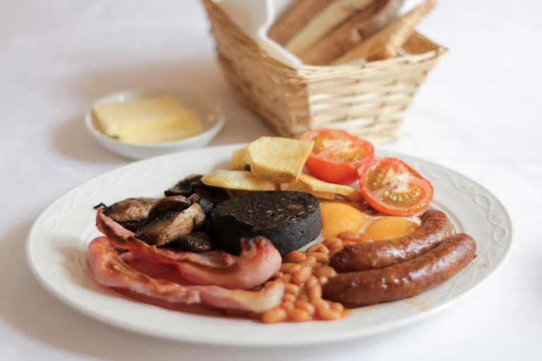 Food & Drinks 5, Centre Of Britain Hotel, Northumberland