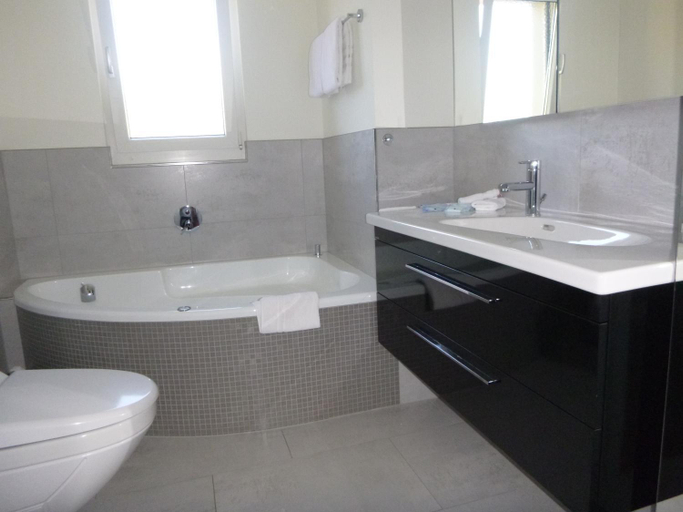 Bathroom 3, Hotel Metzgern, Obwalden