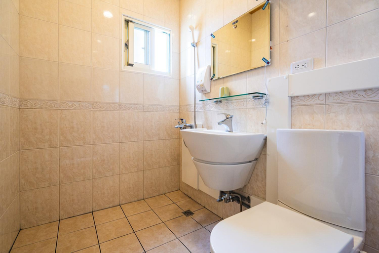 Bathroom 2, Shepherd’s B&B, Nantou