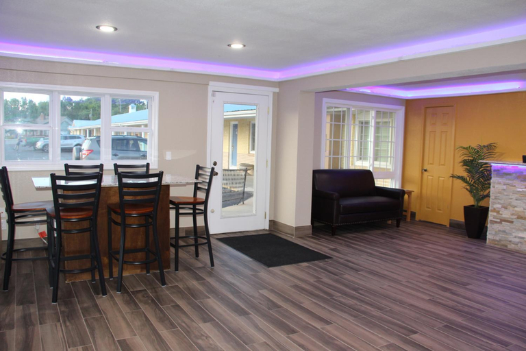 Public Area 3, Westbridge Inn and Suites, Henry