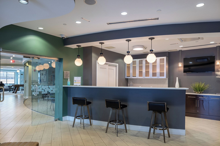 Food & Drinks, 15 Bank Apartments, Westchester