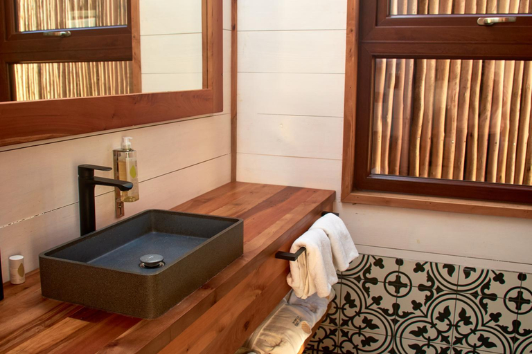 Bathroom 3, Cuarzo Lodge, Cardenal Caro