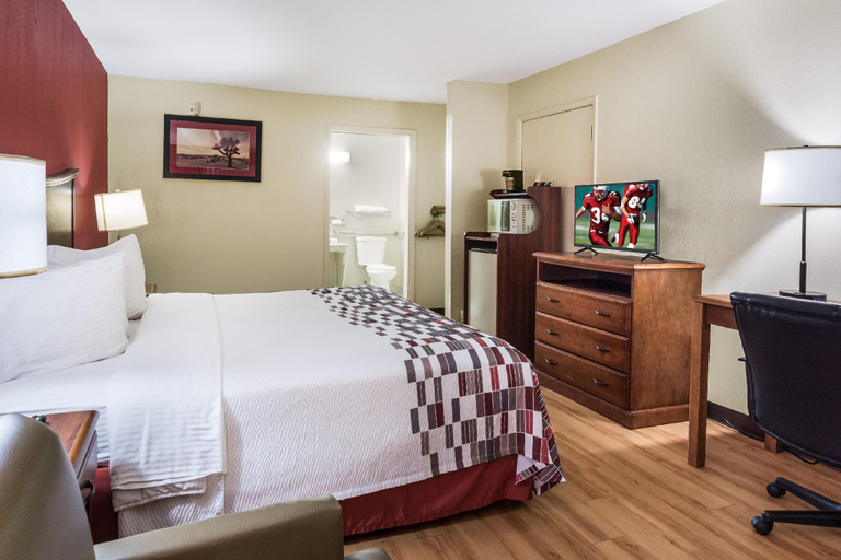 Bedroom 4, Red Roof Inn Conroe North - Willis, Montgomery