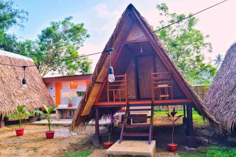 Exterior 18