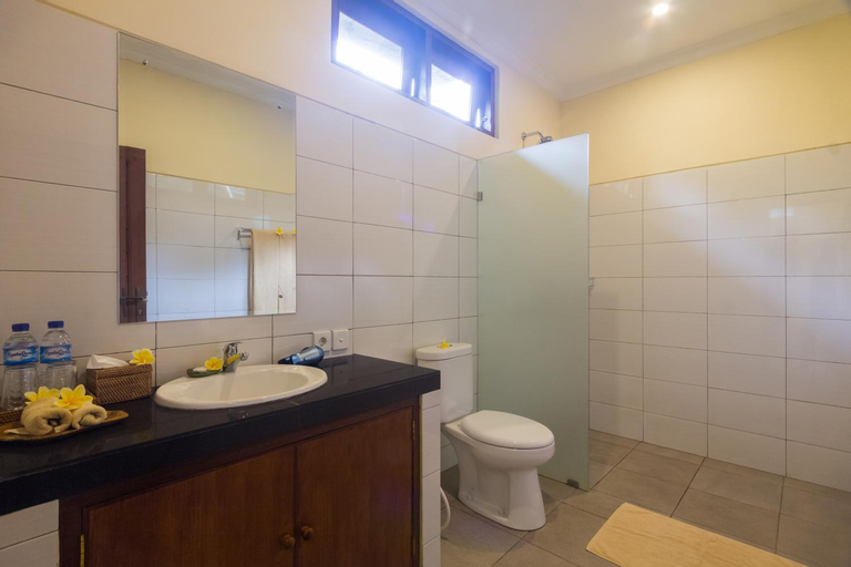 Bathroom 14