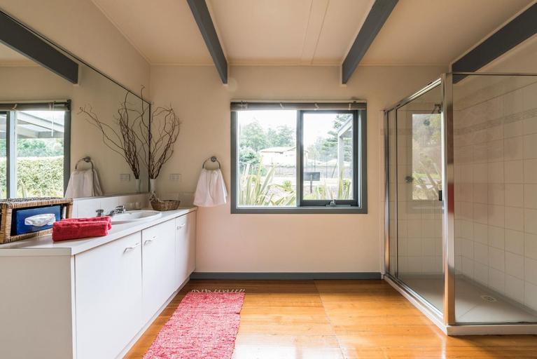 Bathroom 2, Panorama Retreat Resort, Yarra Ranges - Dandenongs