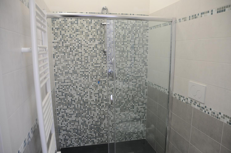 Bathroom 4