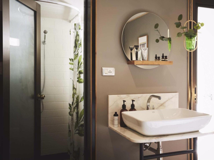 Bathroom 7