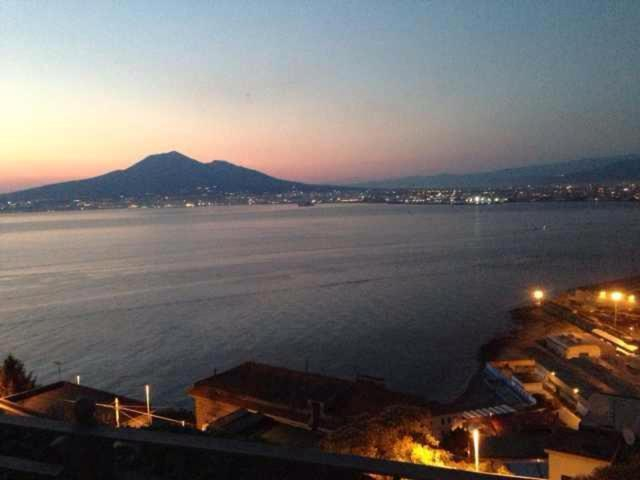 Others 5, 호텔 엘리자베타, Napoli