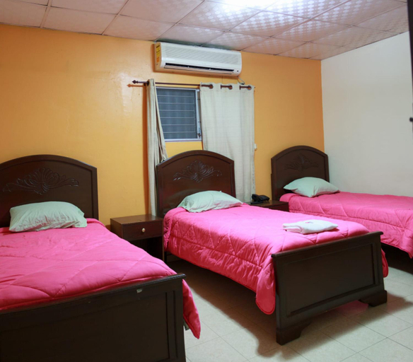 Others 3, Hotel Interamericano, Aguadulce