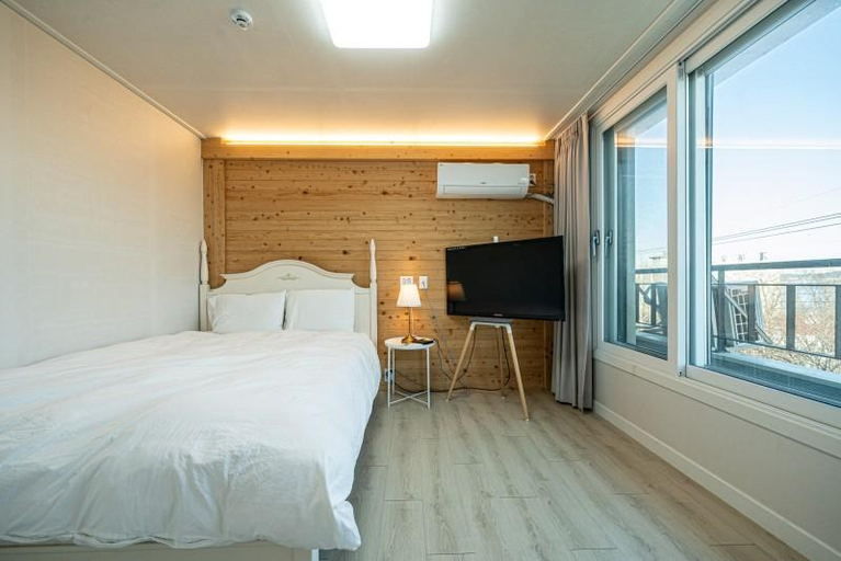 Bedroom 2, Jebudo Water World Pension, Hwaseong