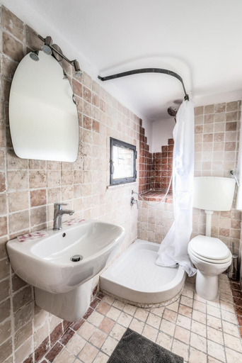 Bathroom 9