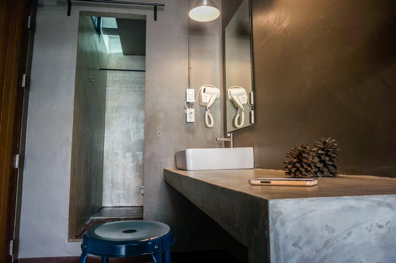 Bathroom 15