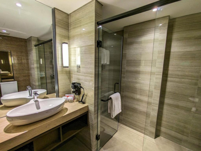 Bathroom 20