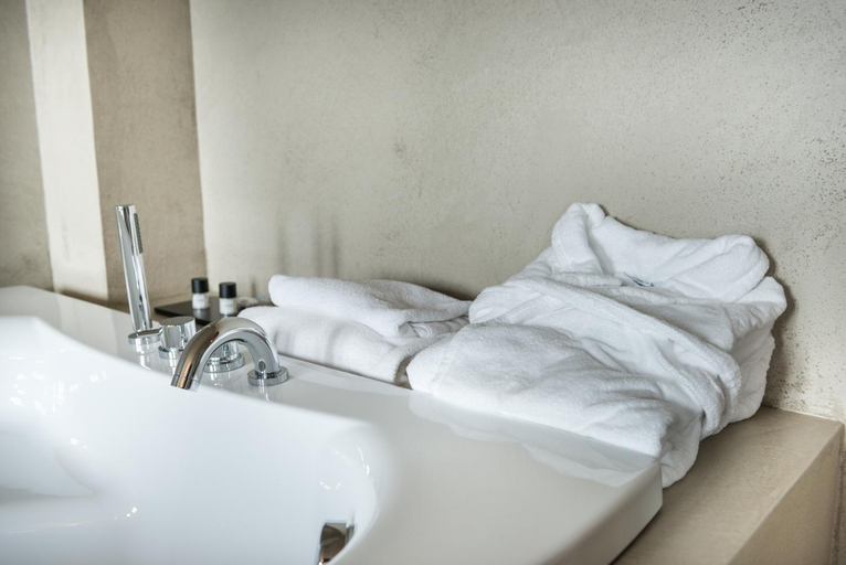 Bedroom 2, Point Hotel, Padua