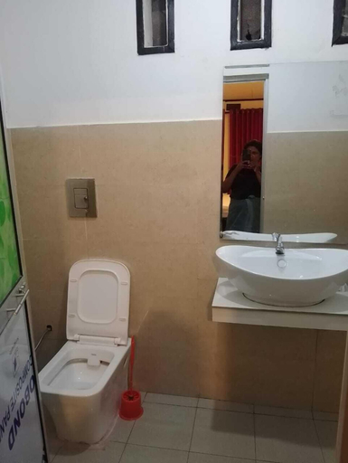 Bathroom 4, Bracedale Estate Hotel, Yatiyanthota