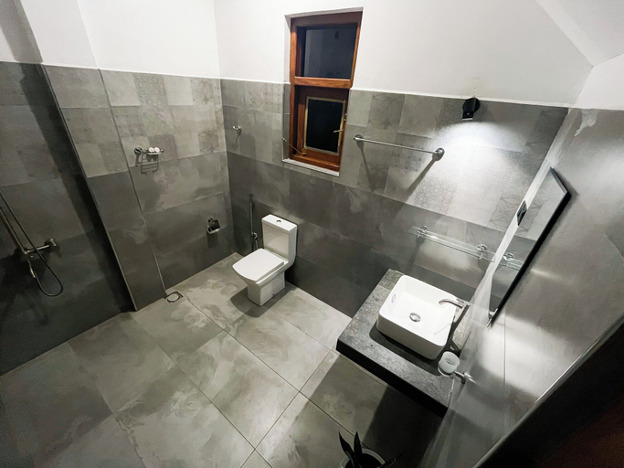 Bathroom 3, Galle Nature Nook, Bope-Poddala