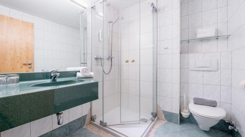 Bathroom 4, Hapimag Saalbach inklusive JokerCard, Zell am See