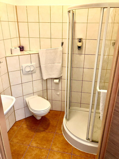 Bathroom 3, Pokoje Hotelowe Norbit, Grodzisk Mazowiecki