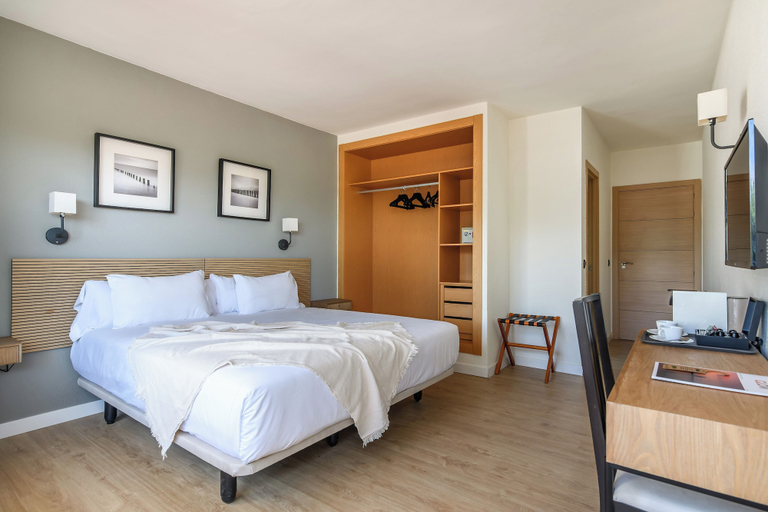 Bedroom 2, HOTEL DON DIEGO by Ĥ, Huelva