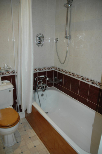 Bathroom 3, The Royal Inn, Cornwall