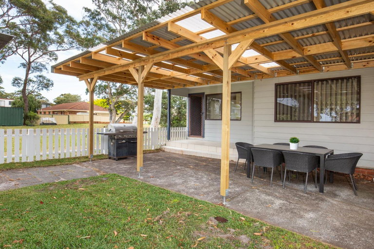 Others 5, Crystal Bay - Pet Friendly - 3 Mins Walk to Beach, Shoalhaven - Pt B