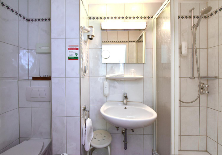 Bathroom 4, Hotel Adria München, München