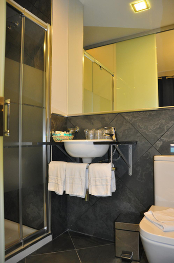 Bathroom 2, Hosteria Santander, Cantabria