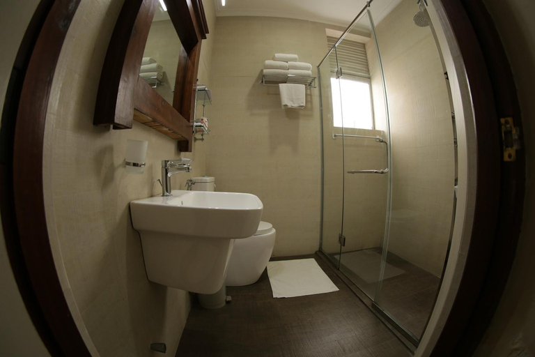 Bathroom 5, The Royal Mall, K.F.G. & G. Korale