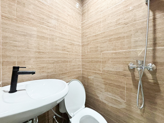 Bathroom 14