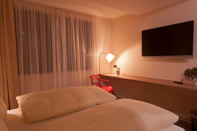Bedroom 12