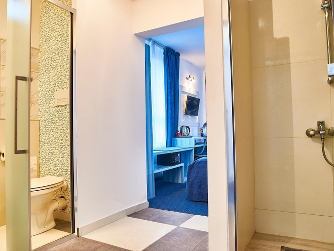 Bathroom 4, Continental Tirgu Mures, Targu Mures
