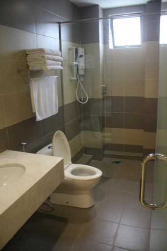 Bathroom 13