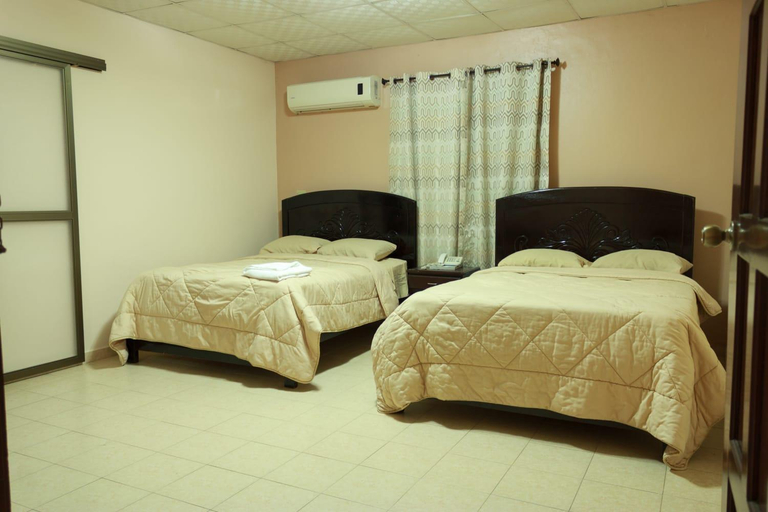 Others 4, Hotel Interamericano, Aguadulce