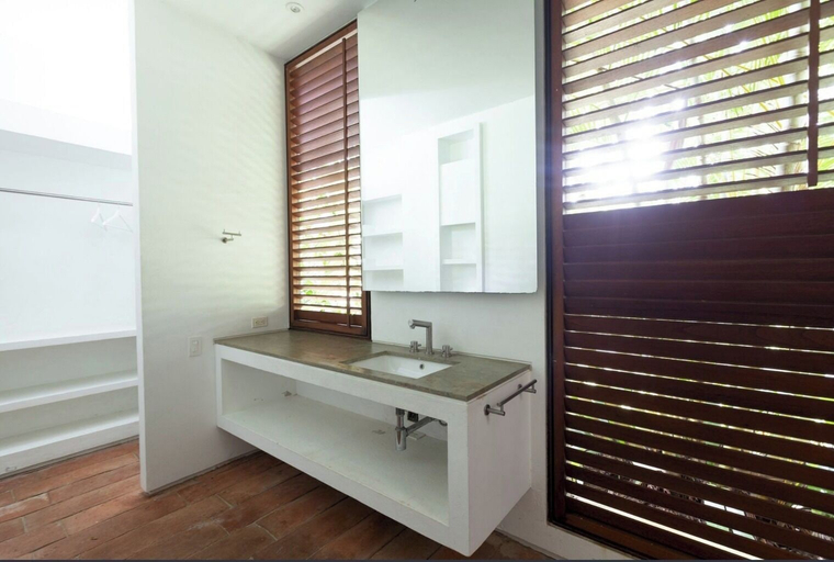 Bathroom 2, Yeguas Y41 by Wynwood House, Anapoima