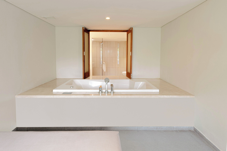 Bathroom 17