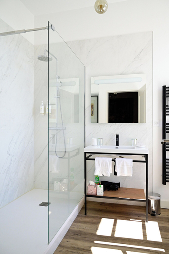 Bathroom 5, PAVILLON DES MILLESIMES, Gironde
