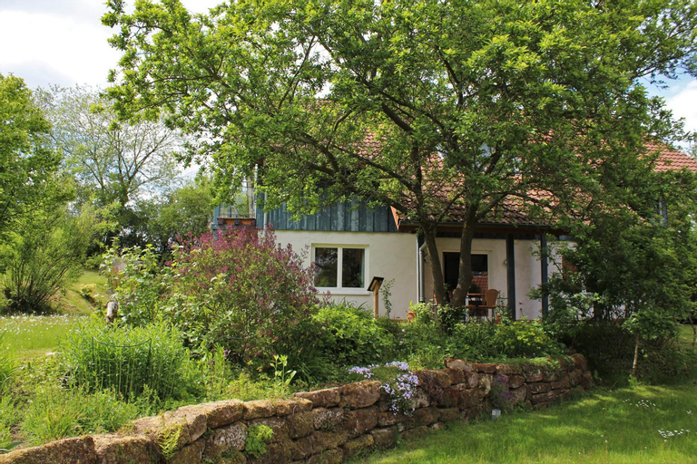 Exterior 3