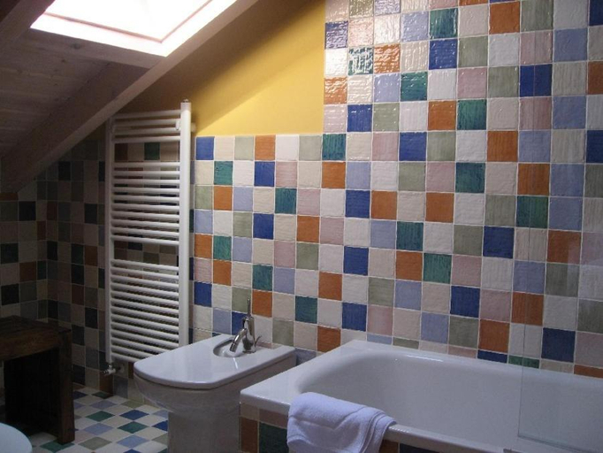 Bathroom 4, Posada Casona de la Ventilla, Cantabria