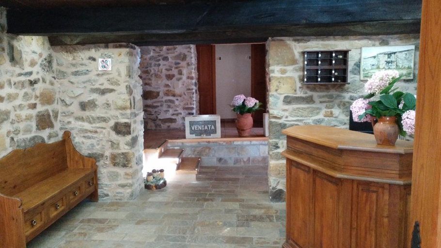 Public Area 2, VENIATA, Zamora