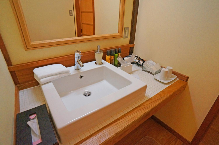 Bathroom 4, Yufuin Onsen Kishokaiuntei Muzinzo, Yufu