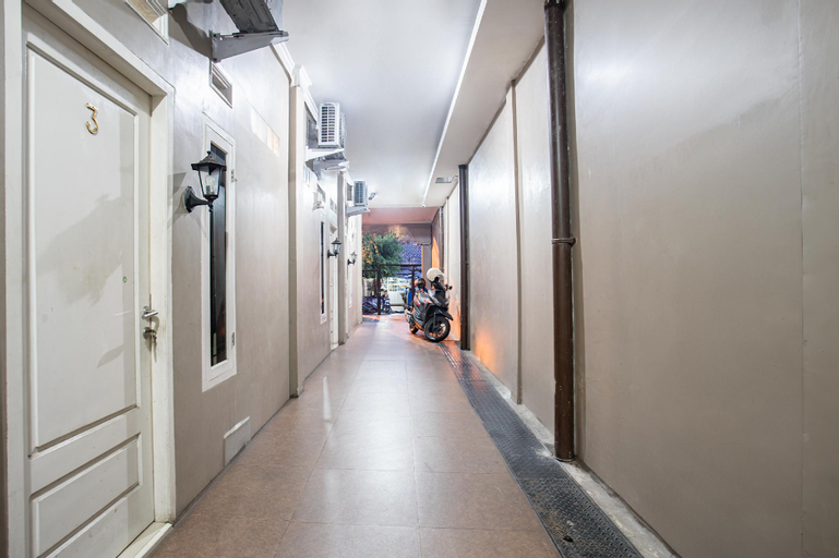 Public Area 2, OYO 93477 Almahyra Guest House Syariah, Jambi
