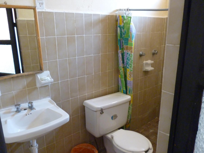 Bathroom, Hotel San Martin, San Cristóbal de las Casas