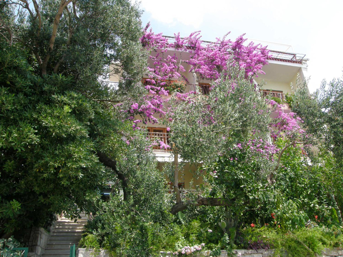 Others 2, Villa Libertas, Brela