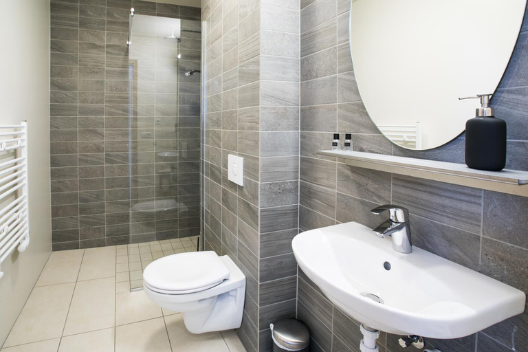 Bathroom 4, Hotel Langaholt, Snæfellsbær
