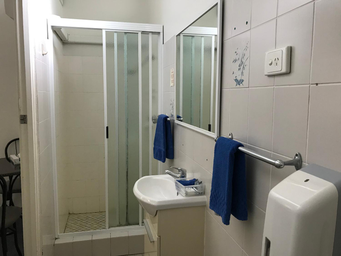 Bathroom 16