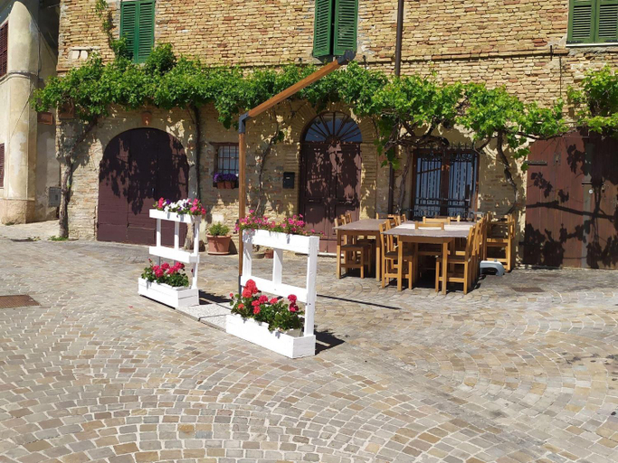 Food & Drinks 3, Apartment in Fratte Rosa with Apennine Views, Pesaro E Urbino