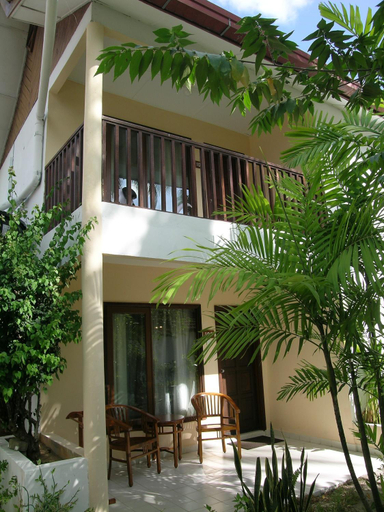 Exterior 8